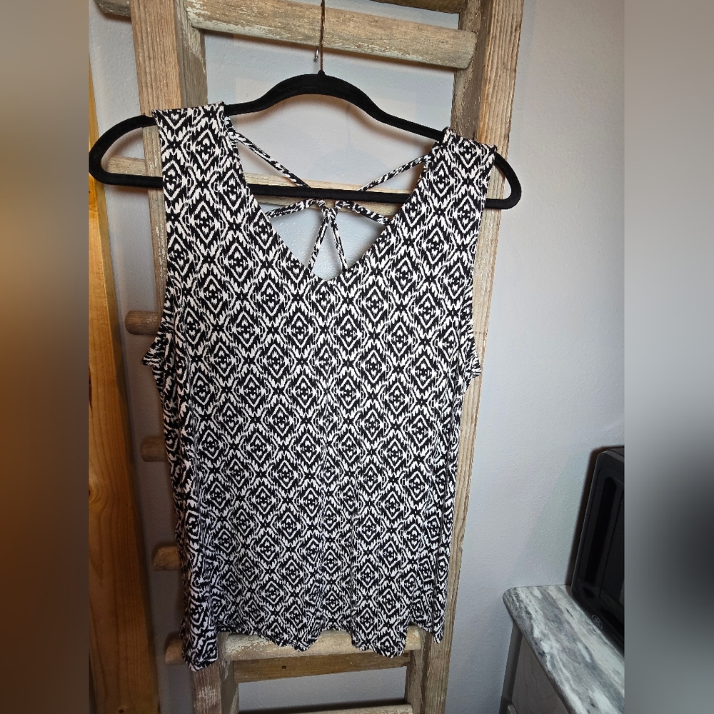 Papermoon Ampton Sleeveless Back Detail Knit Top XL